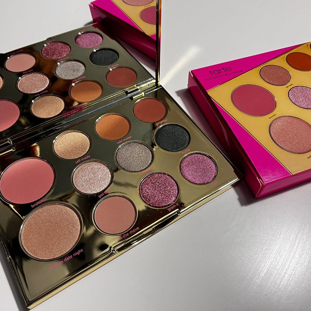 busy gal goals eye & cheek palette